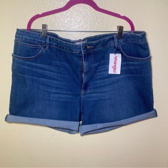 WRANGLER Women's 4" Rolled Jean Short size‎ 24W - Picture 2 of 10